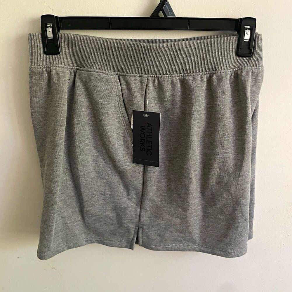 ATHLETIC WORKS Women’s Knit Pull-On Athletic Shorts Gray Pockets Size 3XL Plus